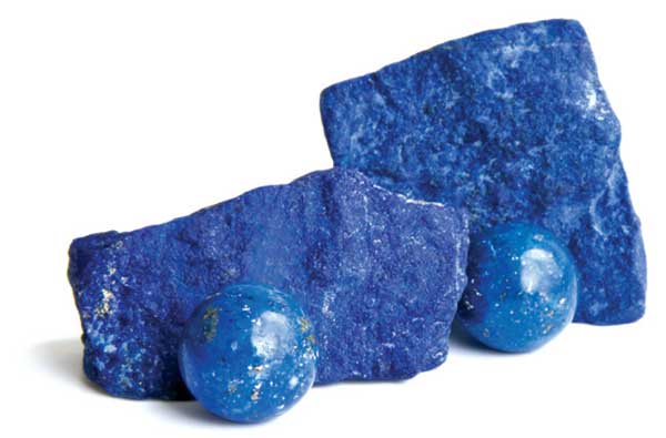 http://blog.isbiliravm.com/resimler/sifali-dogal-taslar/lapis-lazuli.jpg