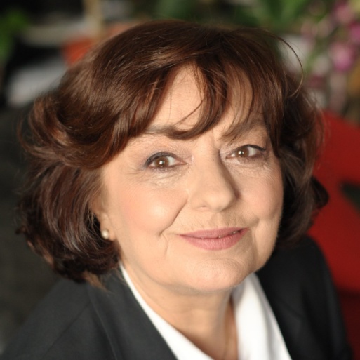 http://static.cinemagia.ro/img/db/actor/46/73/67/ana-blandiana-566450l.jpg