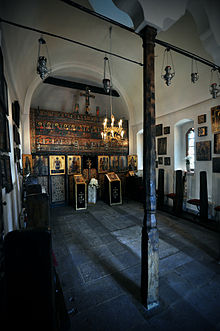 http://upload.wikimedia.org/wikipedia/commons/thumb/9/93/flickr_-_fusion-of-horizons_-_biserica_bucur_%285%29.jpg/220px-flickr_-_fusion-of-horizons_-_biserica_bucur_%285%29.jpg