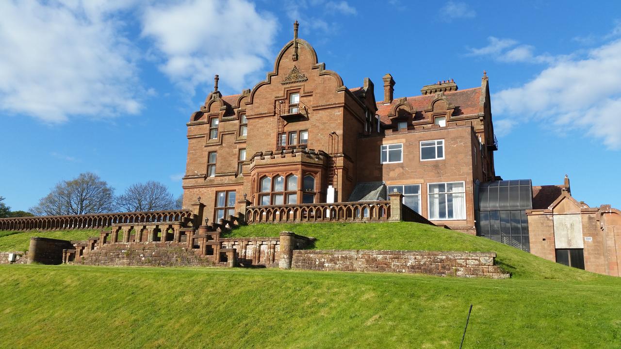 gallery image of this property