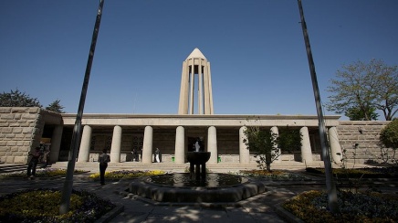 800px-avicenna_mausoleum.jpg