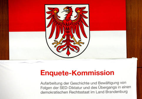 http://www.maz-online.de/var/storage/images/maz/brandenburg/schwere-rechtsfehler-bei-lpg-umwandlung/56605093-1-ger-de/schwere-rechtsfehler-bei-lpg-umwandlung_pdaarticlewide.jpg