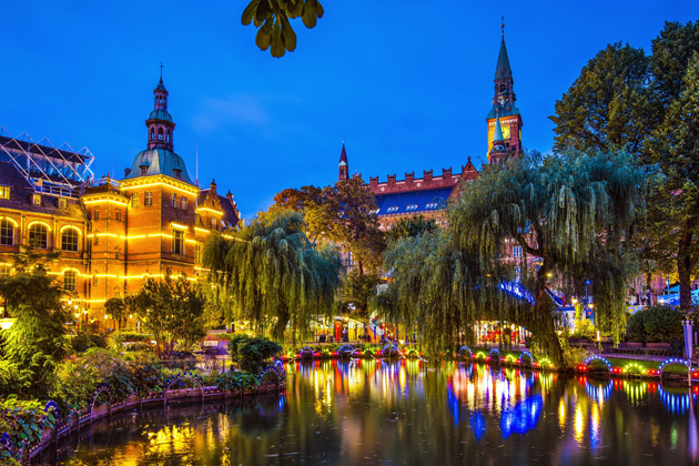 http://travel55.co.uk/uploads/images/holidays/leger-holidays/scandinavia/denmark-copenhagen-night.jpg