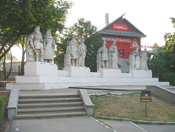 grupul statuar al voievozilor din iaşi