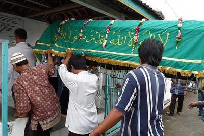http://sapta06.files.wordpress.com/2010/04/kematian-banjar-01.jpg
