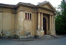 http://upload.wikimedia.org/wikipedia/ro/thumb/b/b8/arenele_romane-2009.04.25-parcul_carol-bucuresti..jpg/220px-arenele_romane-2009.04.25-parcul_carol-bucuresti..jpg