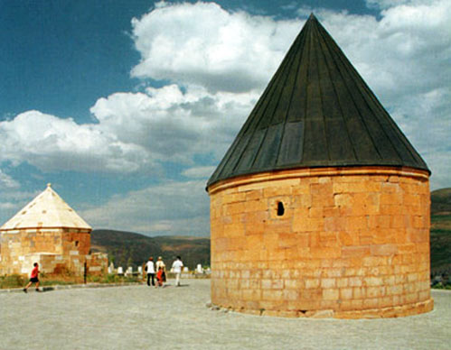 http://www.karadenizgezi.net/bayburt_image/dedekorkut.jpg